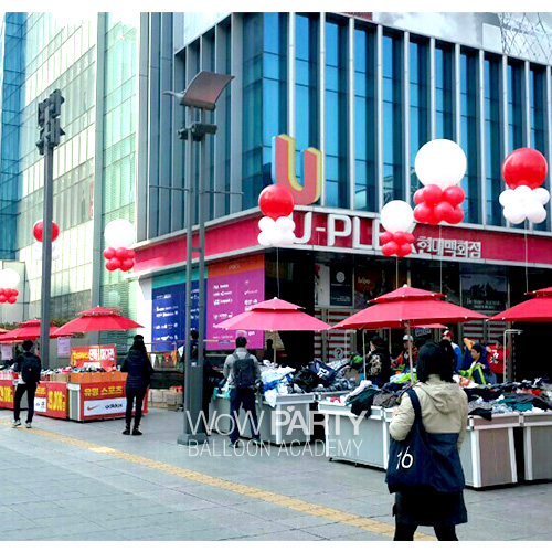 현대백화점 신촌 유플렉스 3피트헬륨클라우드 장식